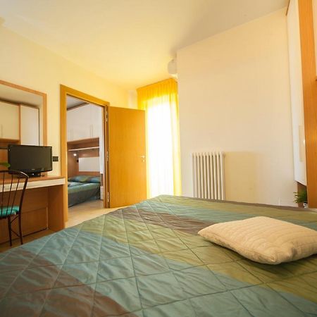 Residence Il Capodoglio Rimini Eksteriør bilde