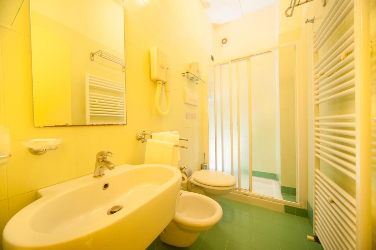 Residence Il Capodoglio Rimini Eksteriør bilde