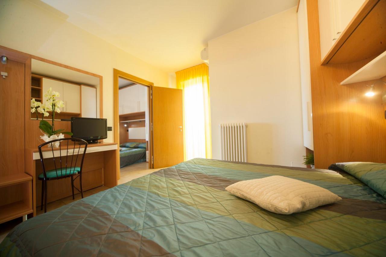 Residence Il Capodoglio Rimini Eksteriør bilde