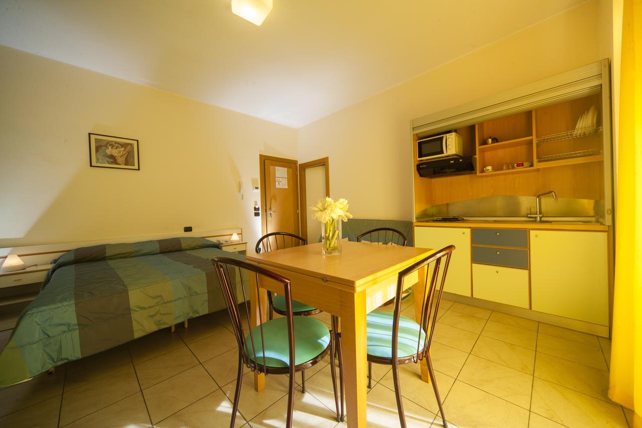 Residence Il Capodoglio Rimini Eksteriør bilde