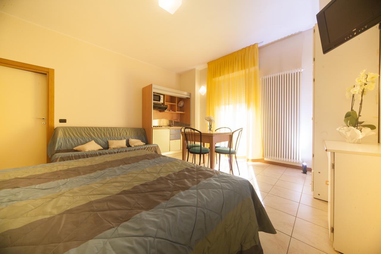 Residence Il Capodoglio Rimini Eksteriør bilde