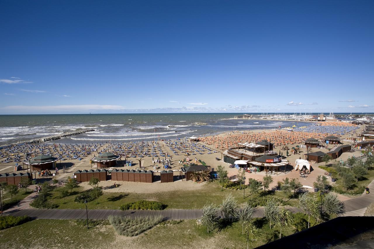 Residence Il Capodoglio Rimini Eksteriør bilde